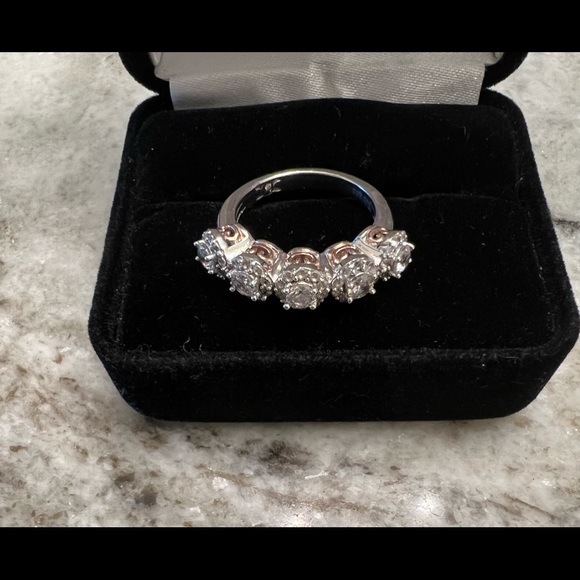 New 18k Rose gold & 925 Sterling Silver Anniversary band. 💍🤍 - Picture 6 of 9